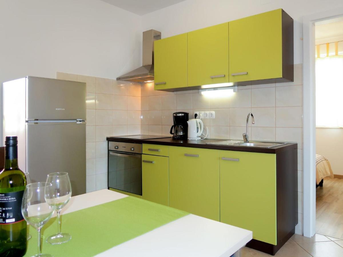 Apartment Rosić - KRK218 Kornić Zewnętrze zdjęcie
