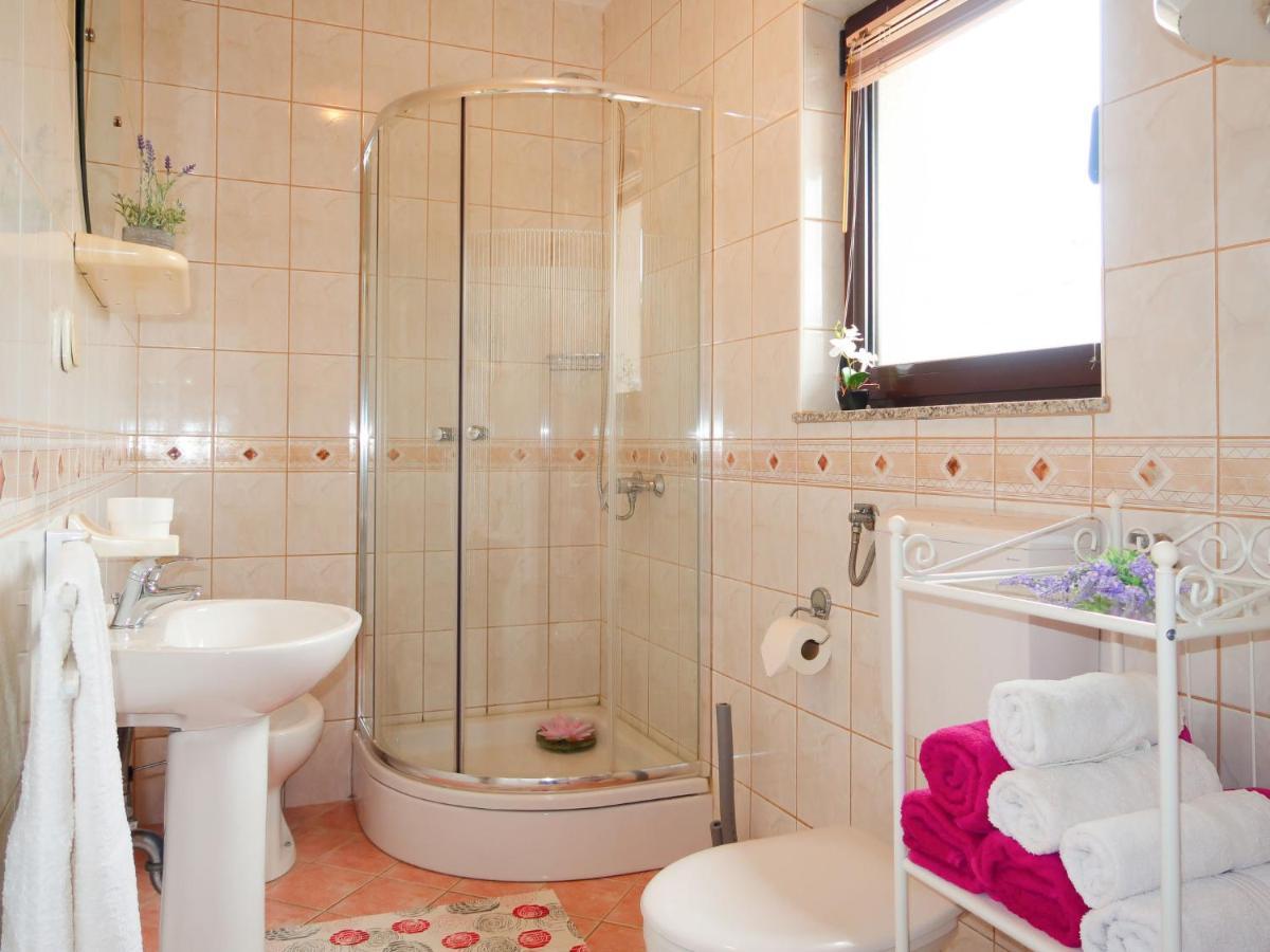 Apartment Rosić - KRK218 Kornić Zewnętrze zdjęcie