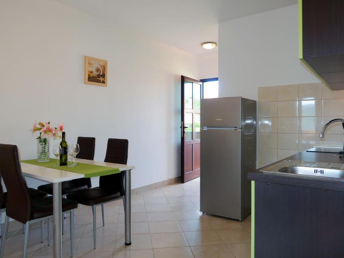 Apartment Rosić - KRK218 Kornić Zewnętrze zdjęcie