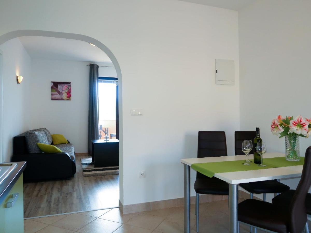 Apartment Rosić - KRK218 Kornić Zewnętrze zdjęcie