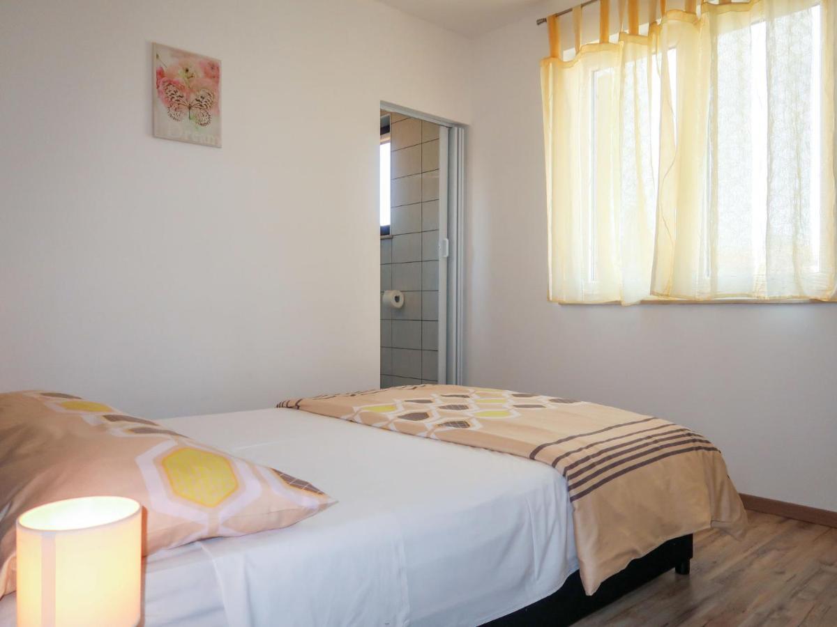 Apartment Rosić - KRK218 Kornić Zewnętrze zdjęcie