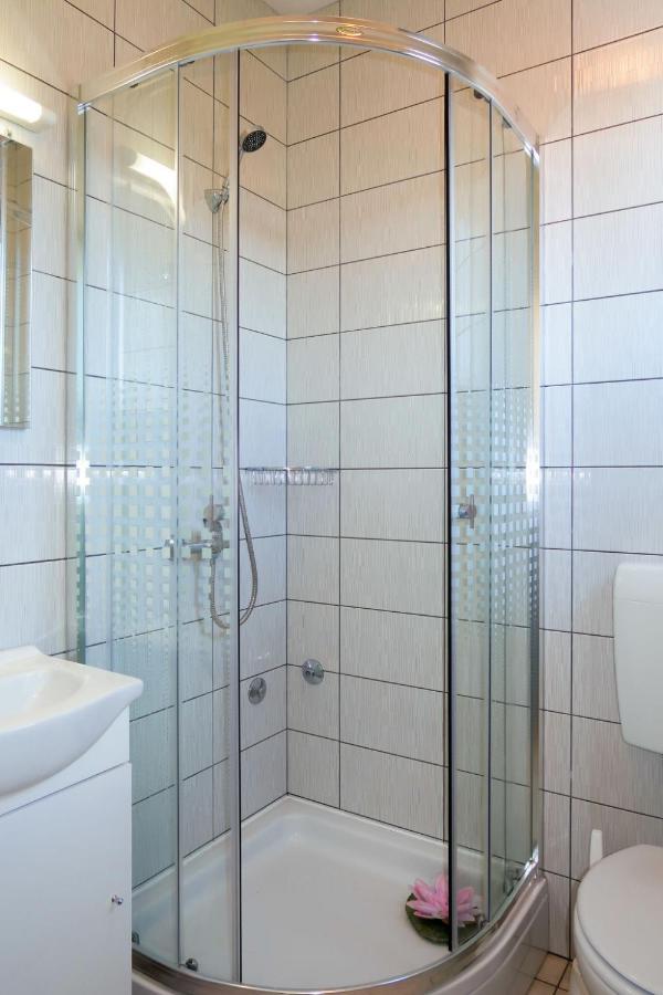 Apartment Rosić - KRK218 Kornić Zewnętrze zdjęcie